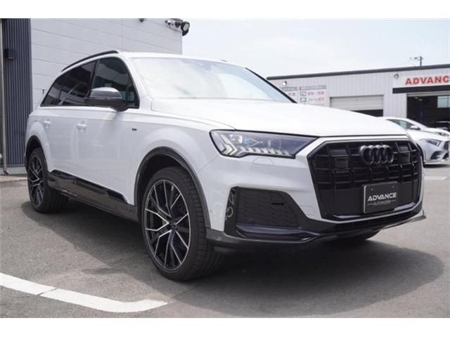 AUDI  Q7