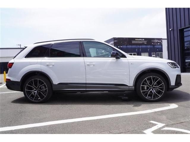 AUDI  Q7