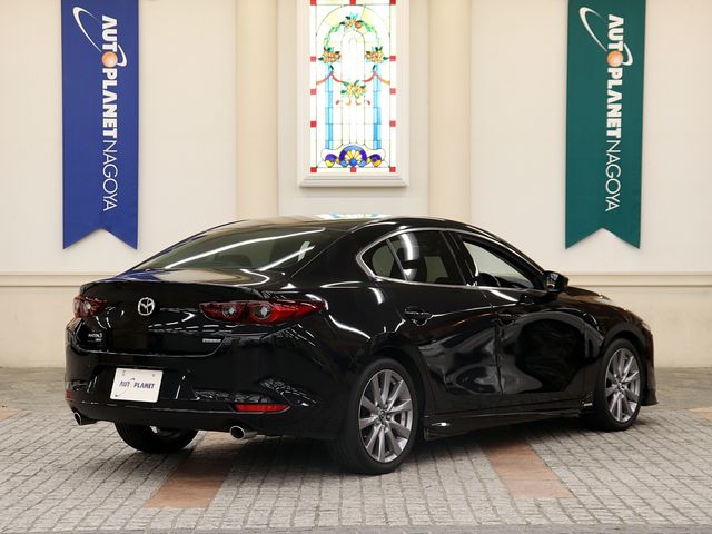 MAZDA3 SEDAN