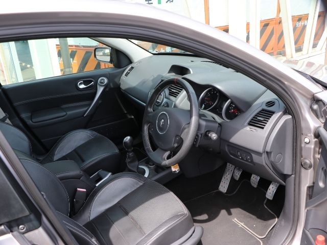 RENAULT MEGANE hatchback