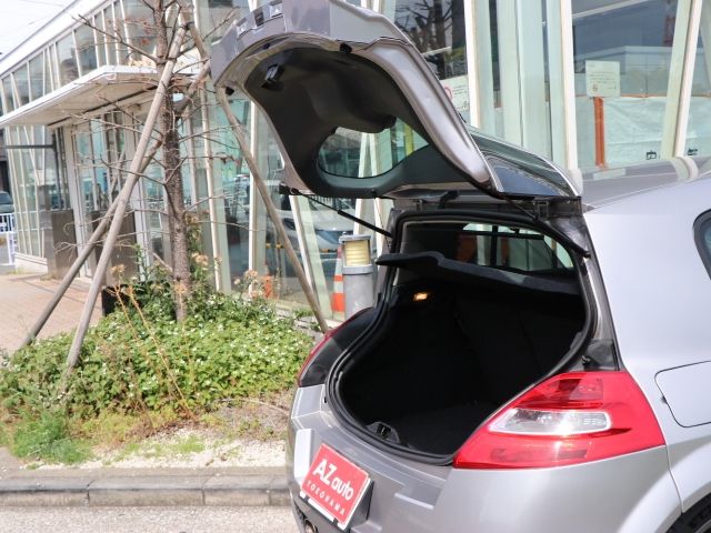 RENAULT MEGANE hatchback