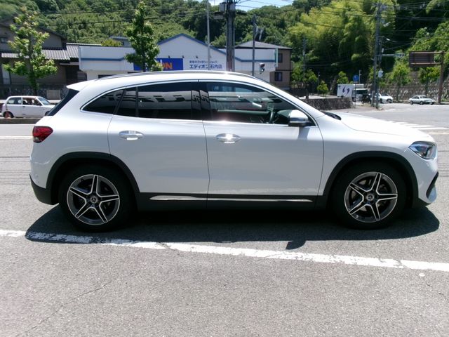 MERCEDES BENZ GLA class
