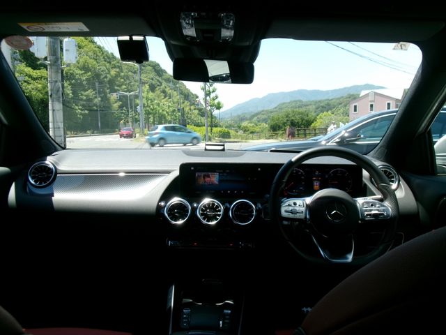 MERCEDES BENZ GLA class