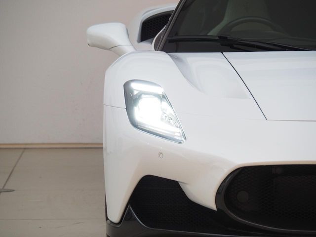 MASERATI MC20 Cielo