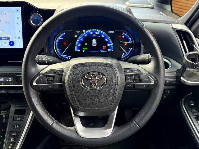 VOXY HYBRID