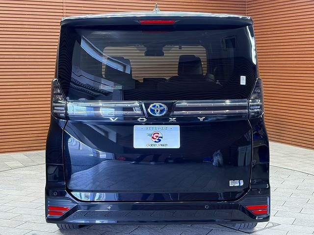 VOXY HYBRID
