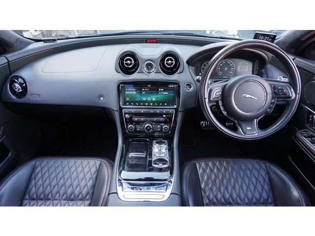 JAGUAR XJseries sedan