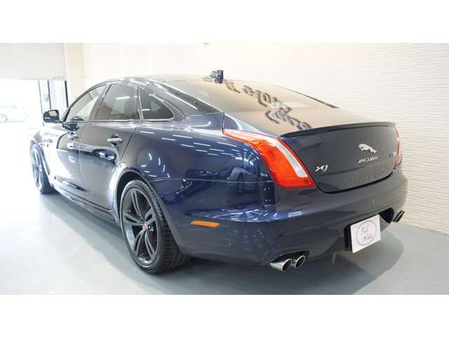 JAGUAR XJseries sedan