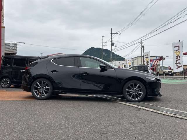 MAZDA3 FASTBACK