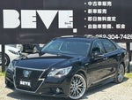 CROWN sedan hybrid