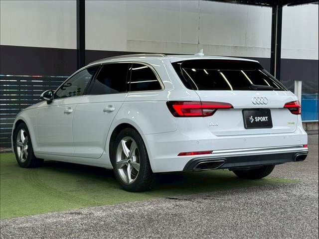 AUDI A4 AVANT