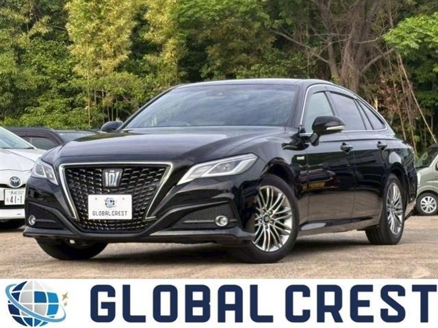 CROWN sedan hybrid