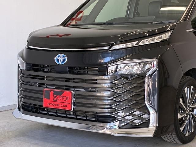 VOXY HYBRID