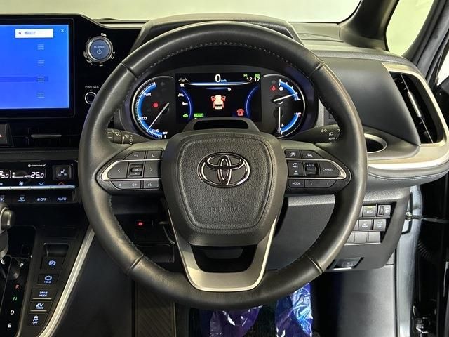 VOXY HYBRID
