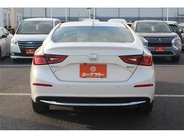 INSIGHT sedan