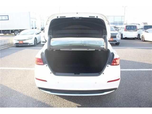 INSIGHT sedan