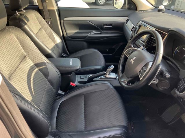 OUTLANDER PHEV
