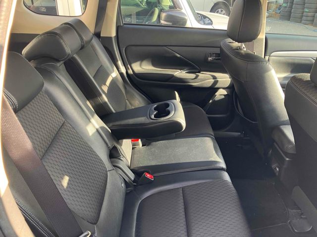 OUTLANDER PHEV