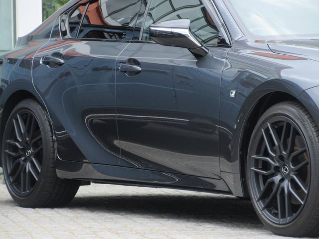 LEXUS IS300h