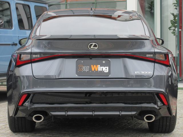LEXUS IS300h