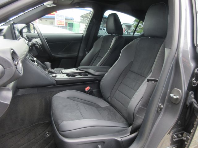 LEXUS IS300h