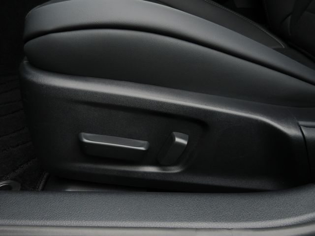LEXUS IS300h