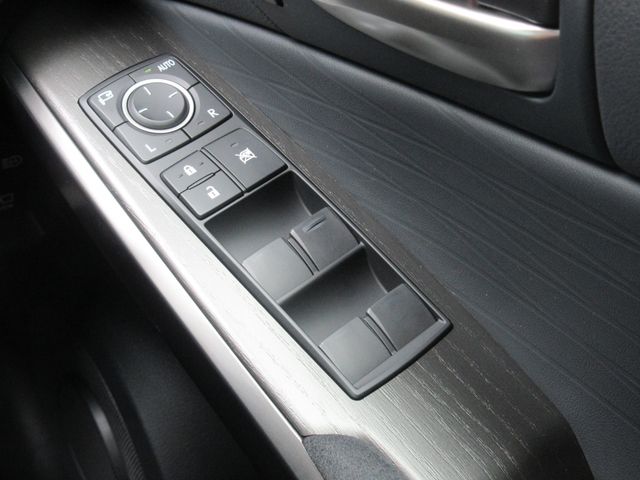 LEXUS IS300h
