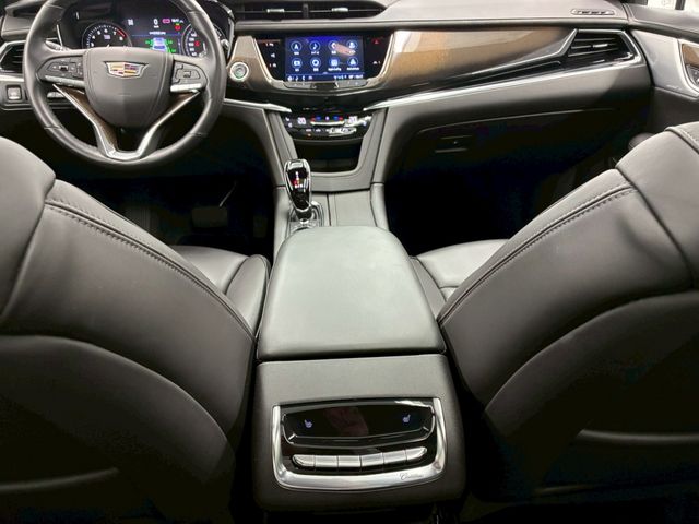 CADILLAC XT6