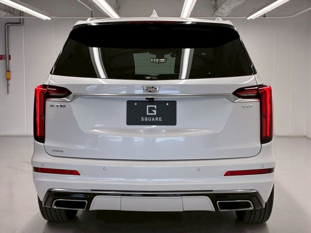 CADILLAC XT6