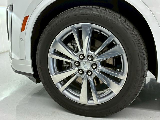 CADILLAC XT6