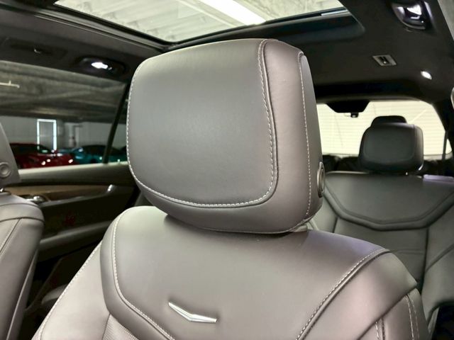 CADILLAC XT6
