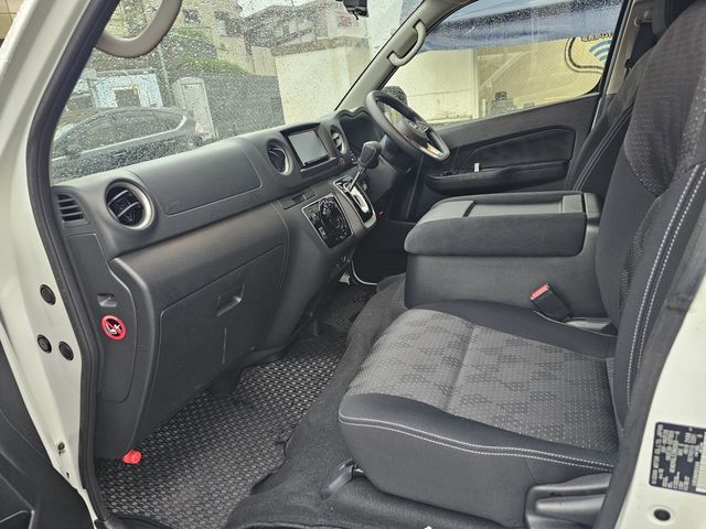 CARAVAN van 2WD