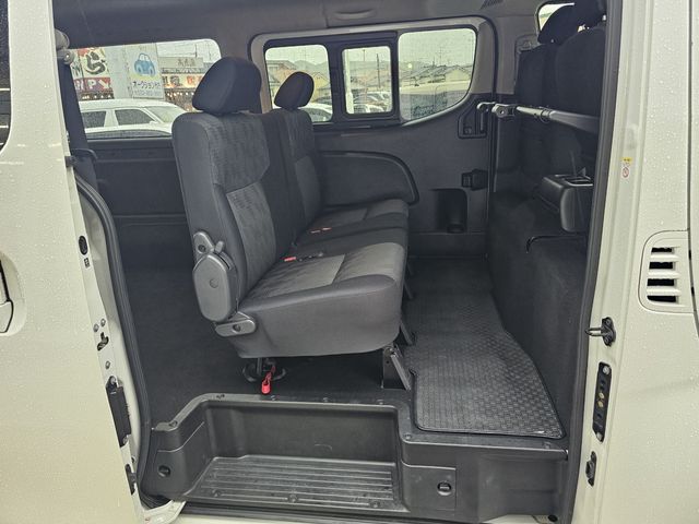 CARAVAN van 2WD