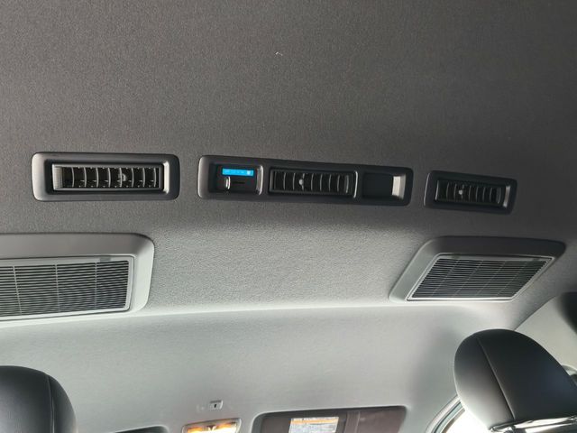 HIACE van 2WD