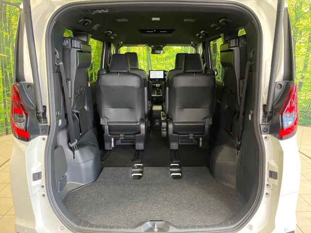 NOAH HYBRID 4WD