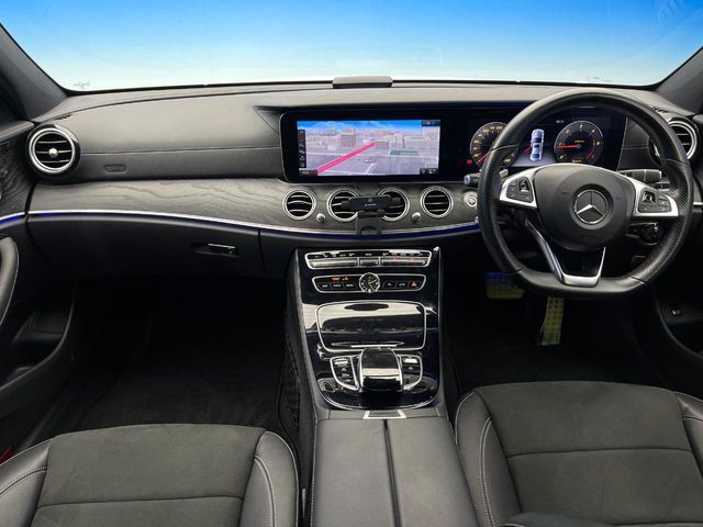 MERCEDES BENZ E class sedan