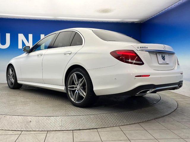MERCEDES BENZ E class sedan