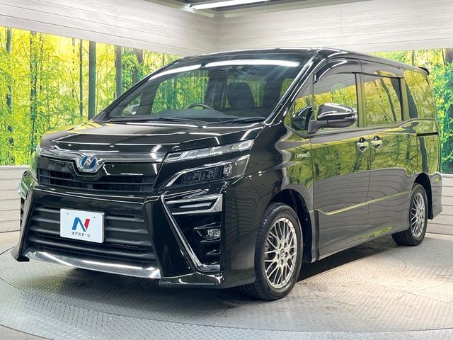 VOXY HYBRID