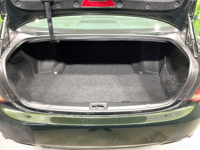 CROWN sedan