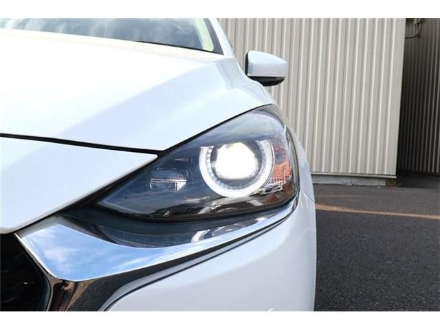 MAZDA2