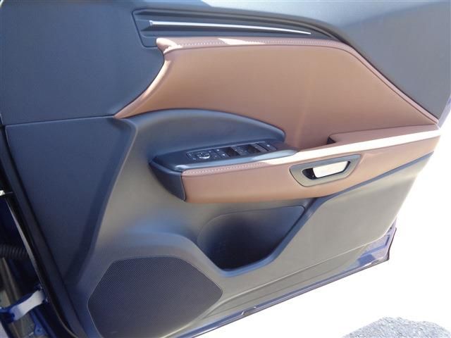 LEXUS LBX
