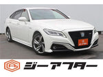 CROWN sedan hybrid