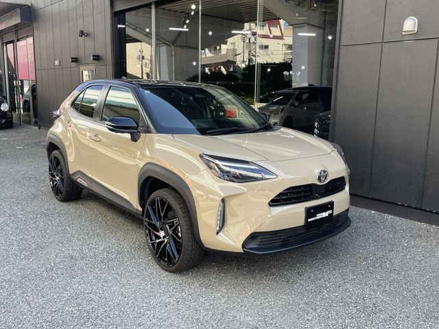 YARIS CROSS HYBRID