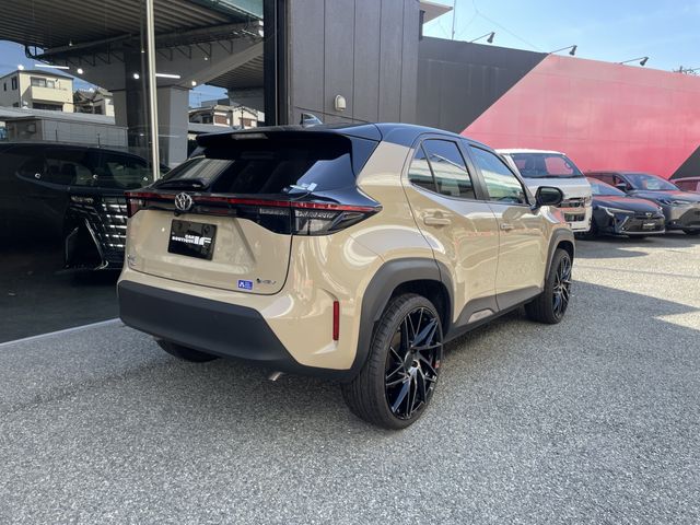 YARIS CROSS HYBRID