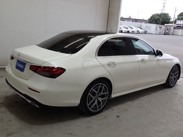 MERCEDES BENZ E class sedan