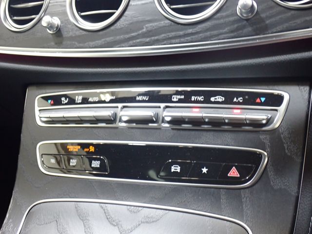 MERCEDES BENZ E class sedan