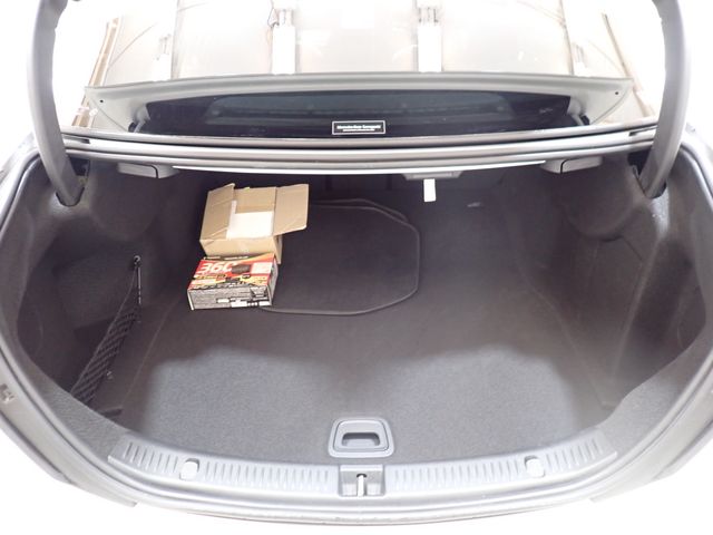 MERCEDES BENZ E class sedan