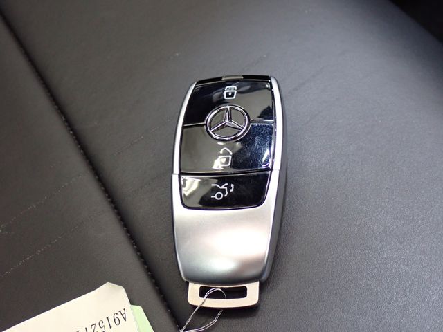 MERCEDES BENZ E class sedan