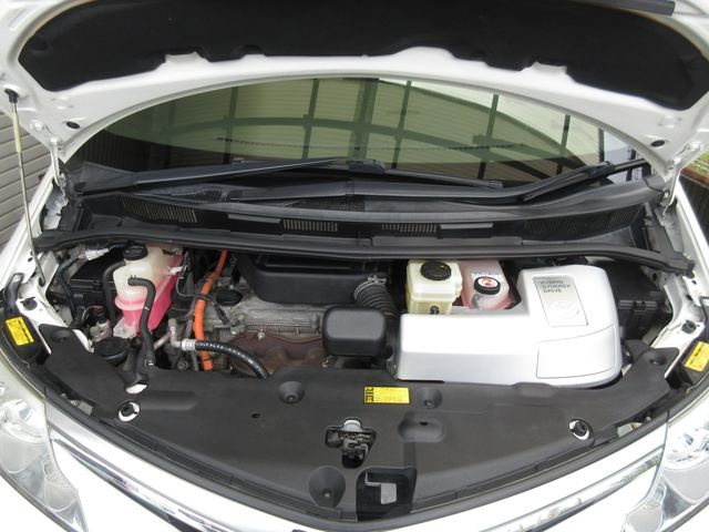 ESTIMA HYBRID 4WD