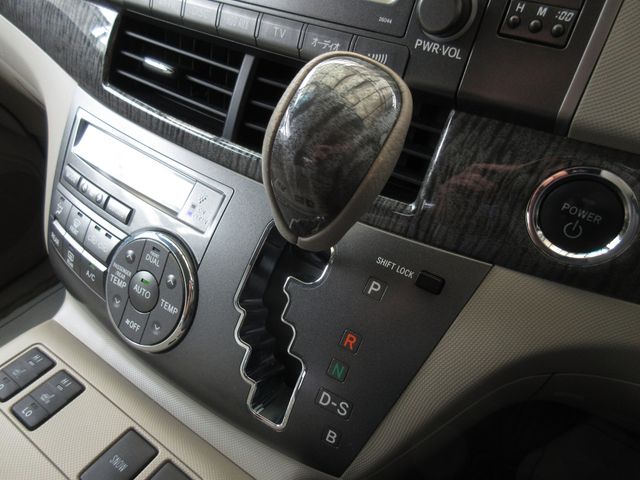 ESTIMA HYBRID 4WD